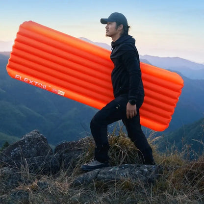 Isolante Térmico Inflável 4 Estações R 5.6 Flextail Plus